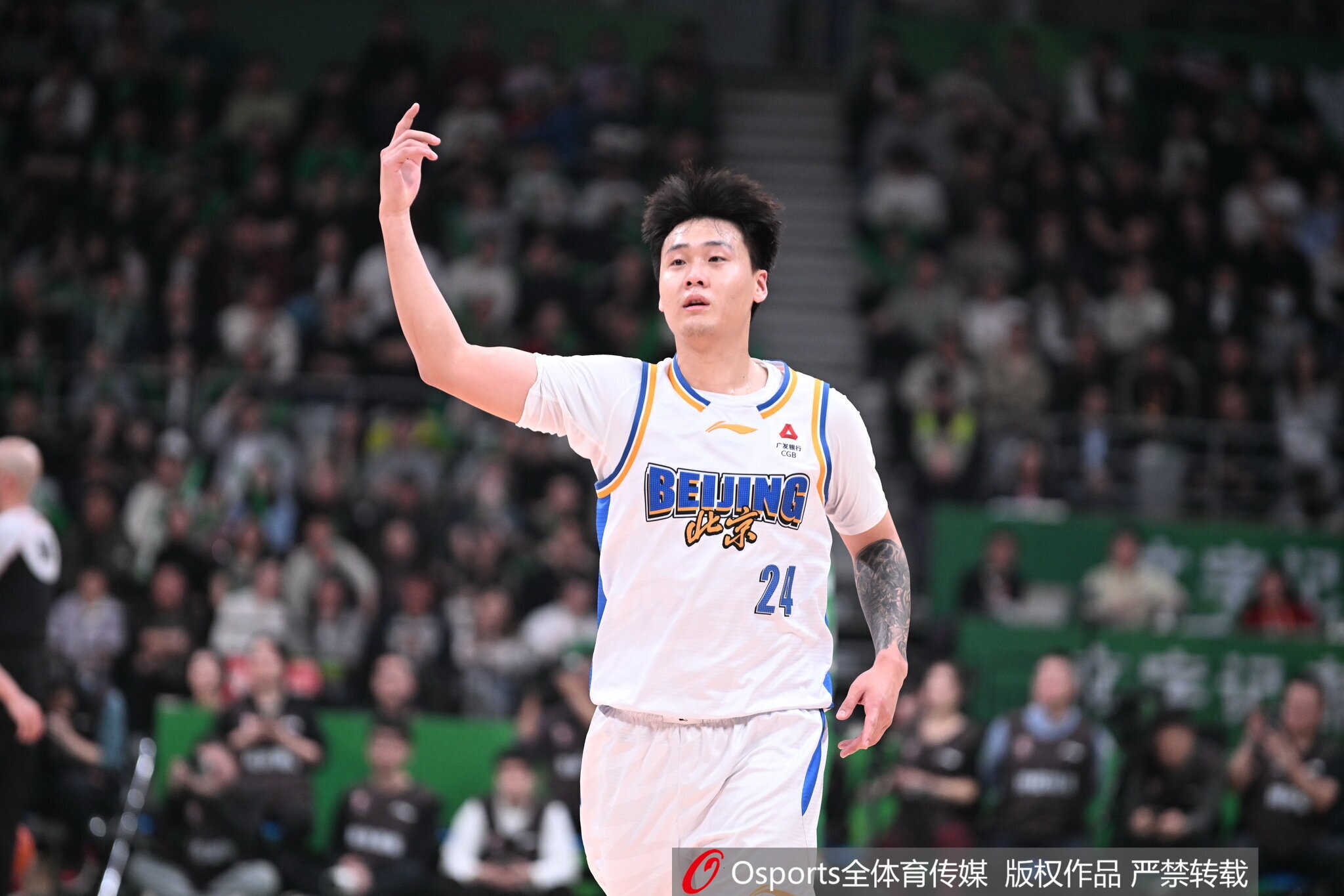 乐鱼体育-记者:如果赵睿&曾凡博状态继续回升 抢回主场优势的北京会更难缠